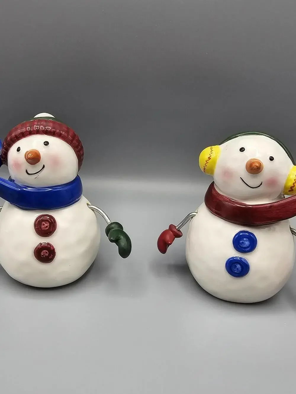 Set of 2 Ceramic Snowman salt and pepper shakers